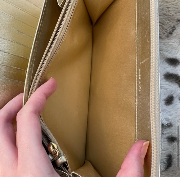 CHANEL ICON PATENT LEATHER ZIP AROUND ORGANIZER WALLET/ CLUTCH BAG - Picture 12 of 16